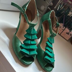 Miz Mooz green leather pumps !